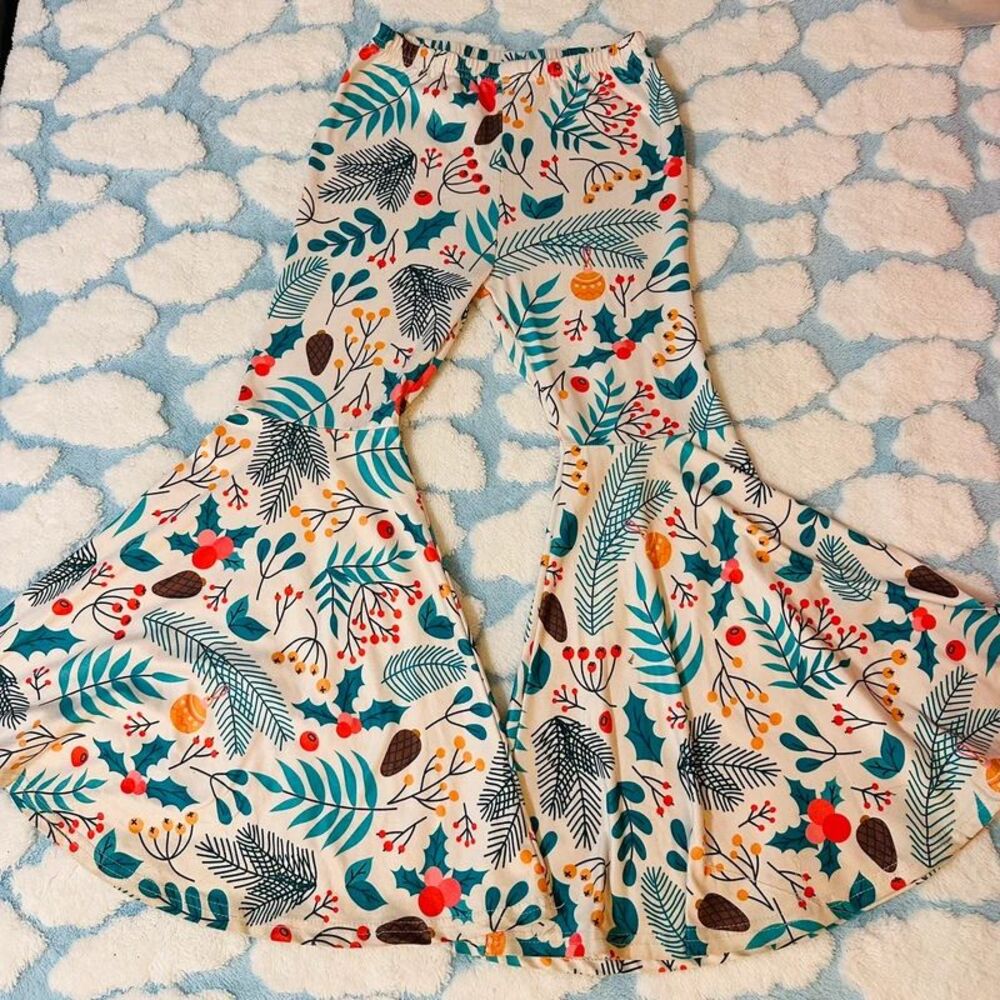 Christmas/holiday print bellbottoms size 8